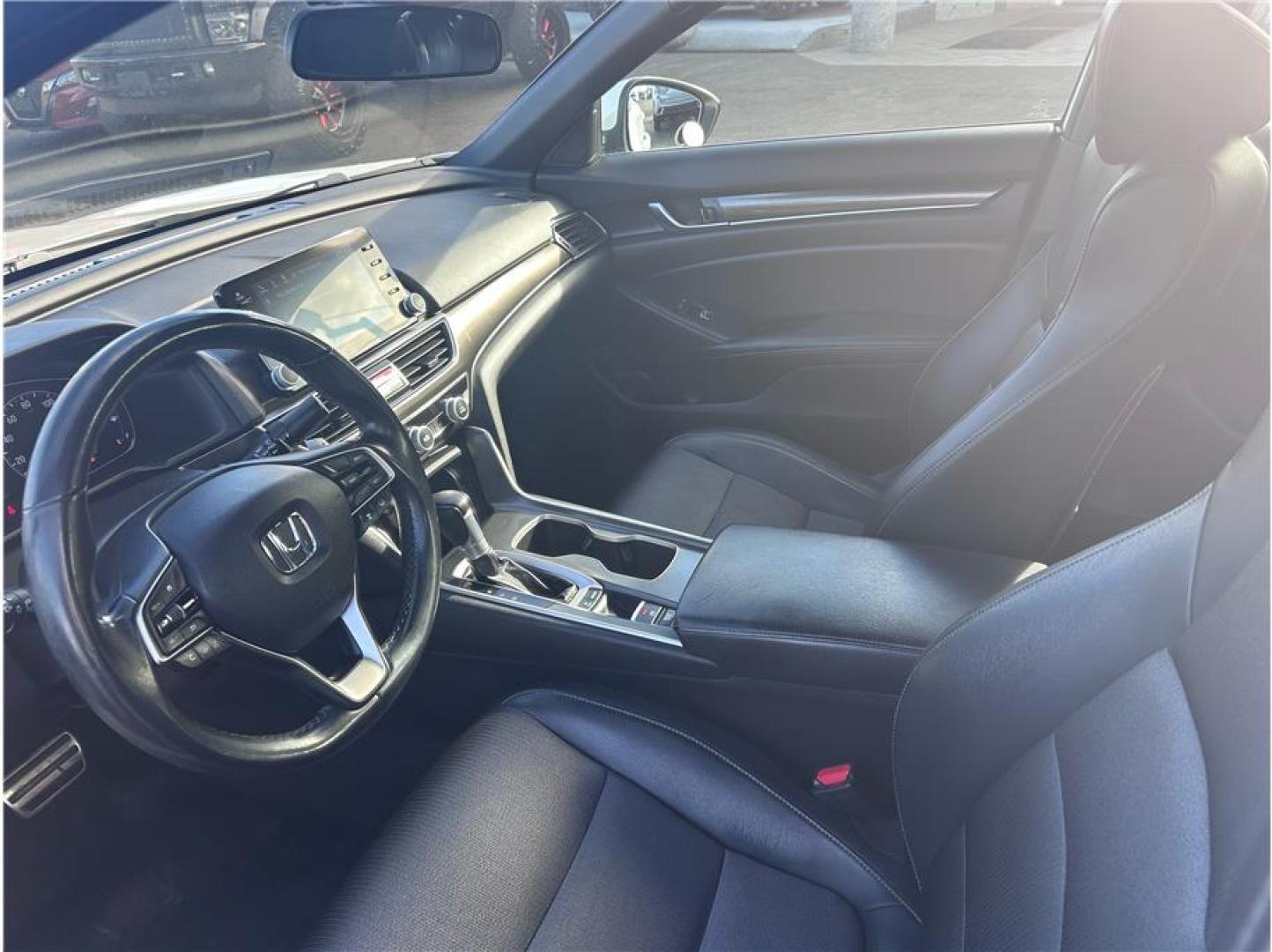 2018 White /No Color Honda Accord (1HGCV1F33JA) with an 4-Cyl, i-VTEC, Turbo, 1.5 Liter engine, Auto, CVT w/Sport Mode transmission, located at 607 W Columbia Drive, Kennewick, WA, 99336, (509) 987-1069, 46.216743, -119.126404- Photo#10