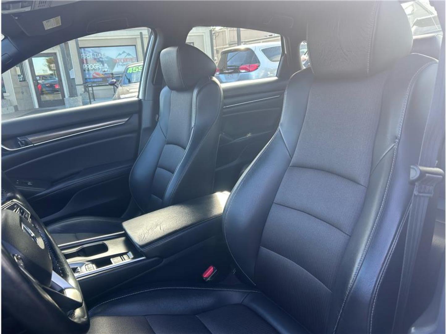 2018 White /No Color Honda Accord (1HGCV1F33JA) with an 4-Cyl, i-VTEC, Turbo, 1.5 Liter engine, Auto, CVT w/Sport Mode transmission, located at 607 W Columbia Drive, Kennewick, WA, 99336, (509) 987-1069, 46.216743, -119.126404- Photo#11