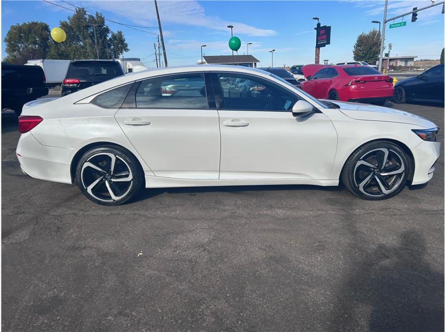 2018 White /No Color Honda Accord (1HGCV1F33JA) with an 4-Cyl, i-VTEC, Turbo, 1.5 Liter engine, Auto, CVT w/Sport Mode transmission, located at 607 W Columbia Drive, Kennewick, WA, 99336, (509) 987-1069, 46.216743, -119.126404- Photo#3