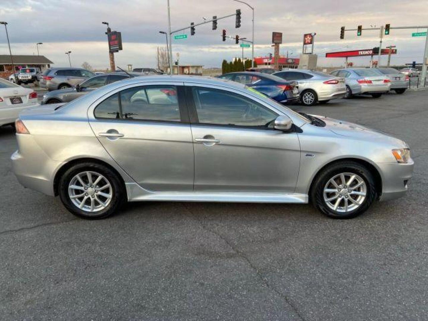 2016 Gray /No Color Mitsubishi Lancer ES Sedan 4D (JA32U2FU6GU) with an 4-Cyl, 2.0 Liter engine, Automatic, CVT transmission, located at 607 W Columbia Drive, Kennewick, WA, 99336, (509) 987-1069, 46.216743, -119.126404 - Photo#3