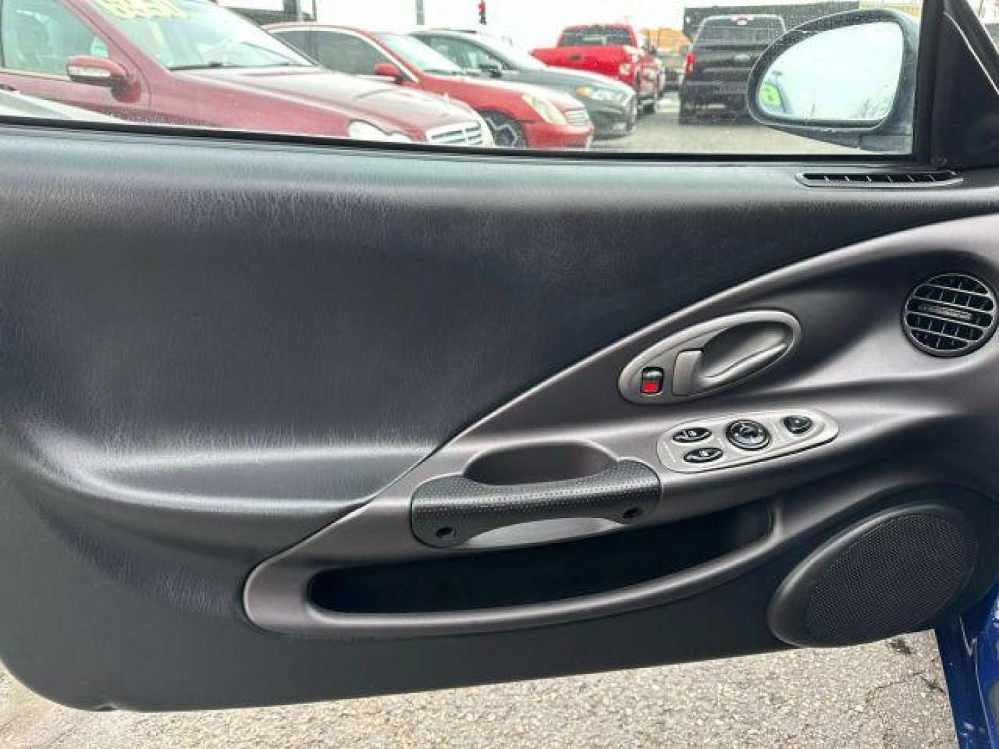 2001 No Color /No Color Hyundai Tiburon Hatchback Coupe 2D (KMHJG25F21U) with an 4-Cyl, 2.0 Liter engine, Automatic transmission, located at 607 W Columbia Drive, Kennewick, WA, 99336, (509) 987-1069, 46.216743, -119.126404 - Photo#8
