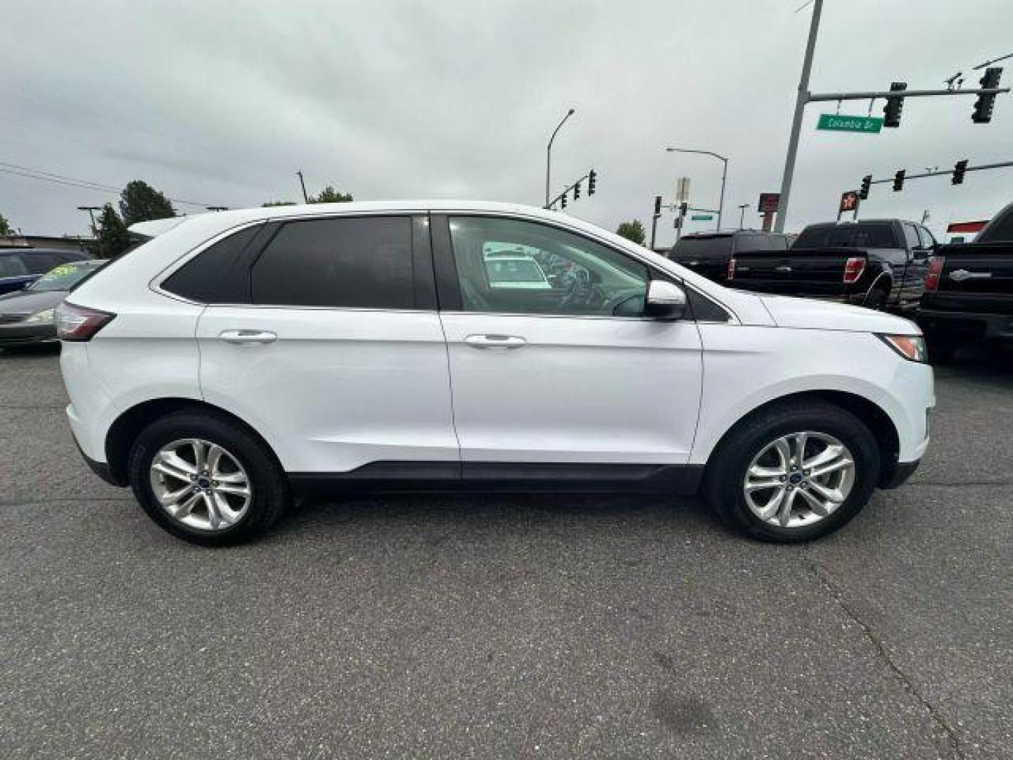 2018 White Ford Edge SEL Sport Utility 4D (2FMPK3J94JB) with an 4-Cyl, EcoBoost, 2.0L engine, Auto, 6-Spd SelShft transmission, located at 607 W Columbia Drive, Kennewick, WA, 99336, (509) 987-1069, 46.216743, -119.126404 - Photo#3