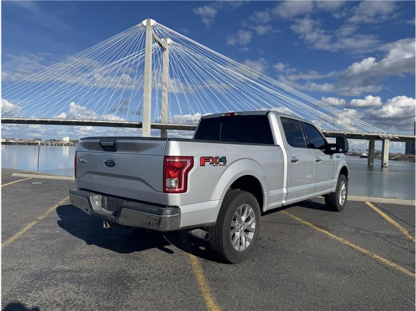 2016 Silver /No Color Ford F150 SuperCrew Cab XLT Pickup 4D 5 1/2 ft (1FTFW1EG1GK) with an V6, EcoBoost, TT, 3.5L engine, Automatic, 6-Spd transmission, located at 607 W Columbia Drive, Kennewick, WA, 99336, (509) 987-1069, 46.216743, -119.126404 - Photo#11