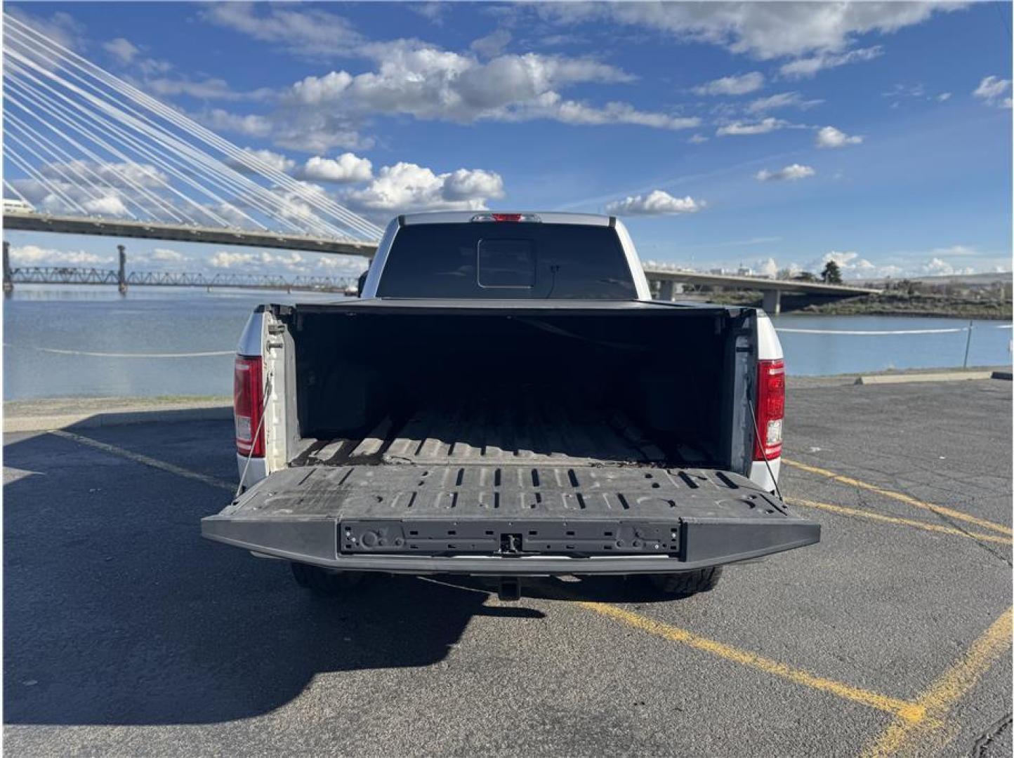 2016 Silver /No Color Ford F150 SuperCrew Cab XLT Pickup 4D 5 1/2 ft (1FTFW1EG1GK) with an V6, EcoBoost, TT, 3.5L engine, Automatic, 6-Spd transmission, located at 607 W Columbia Drive, Kennewick, WA, 99336, (509) 987-1069, 46.216743, -119.126404 - Photo#12