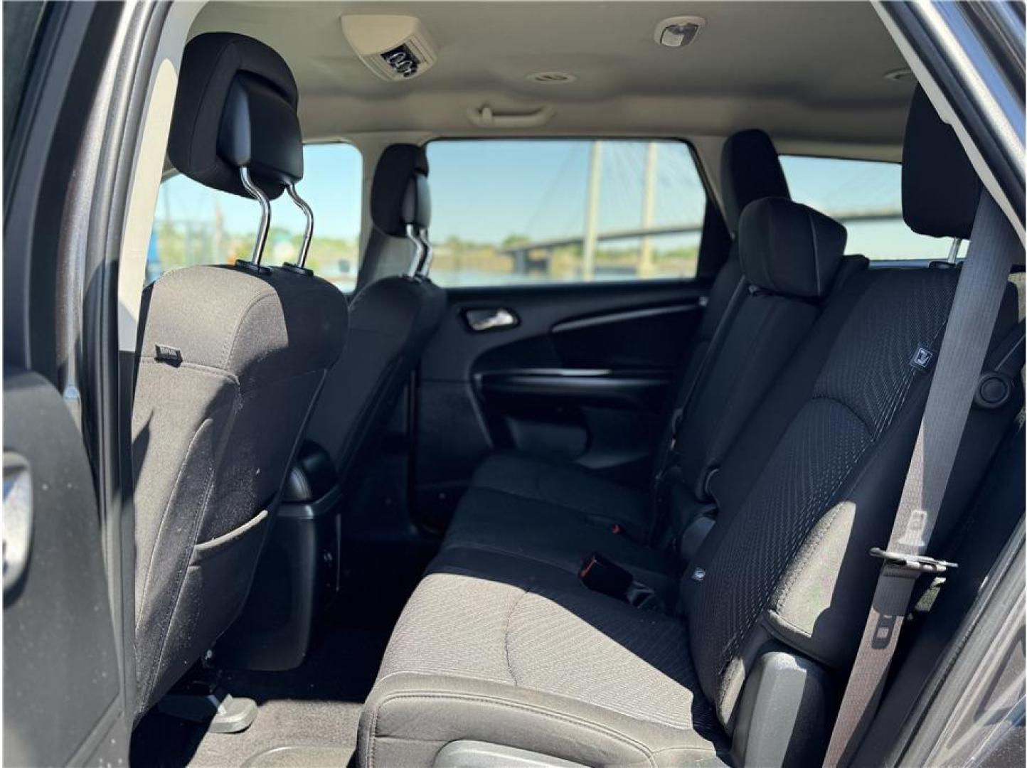 2017 Gray /No Color Dodge Journey SE Sport Utility 4D (3C4PDCAB7HT) with an 4-Cyl, 2.4 Liter engine, Auto, 4-Spd AutoStick transmission, located at 607 W Columbia Drive, Kennewick, WA, 99336, (509) 987-1069, 46.216743, -119.126404 - Photo#2