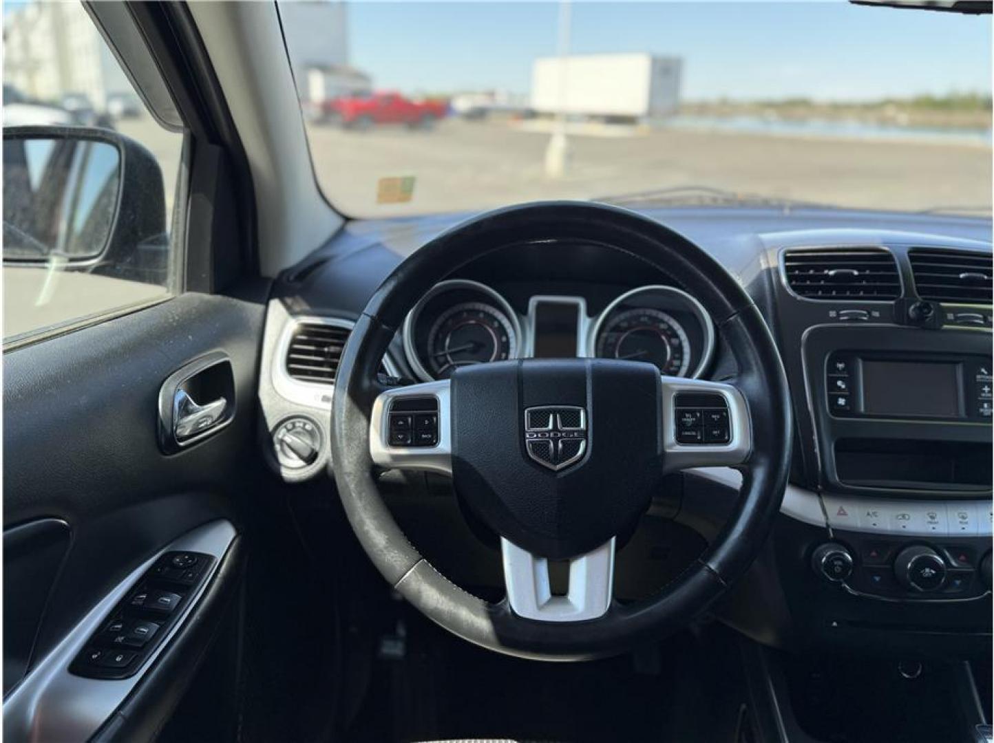 2017 Gray /No Color Dodge Journey SE Sport Utility 4D (3C4PDCAB7HT) with an 4-Cyl, 2.4 Liter engine, Auto, 4-Spd AutoStick transmission, located at 607 W Columbia Drive, Kennewick, WA, 99336, (509) 987-1069, 46.216743, -119.126404 - Photo#5