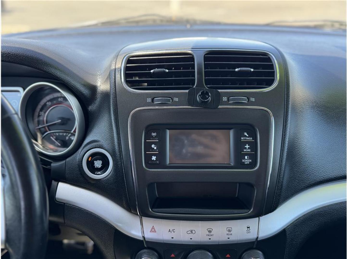2017 Gray /No Color Dodge Journey SE Sport Utility 4D (3C4PDCAB7HT) with an 4-Cyl, 2.4 Liter engine, Auto, 4-Spd AutoStick transmission, located at 607 W Columbia Drive, Kennewick, WA, 99336, (509) 987-1069, 46.216743, -119.126404 - Photo#8