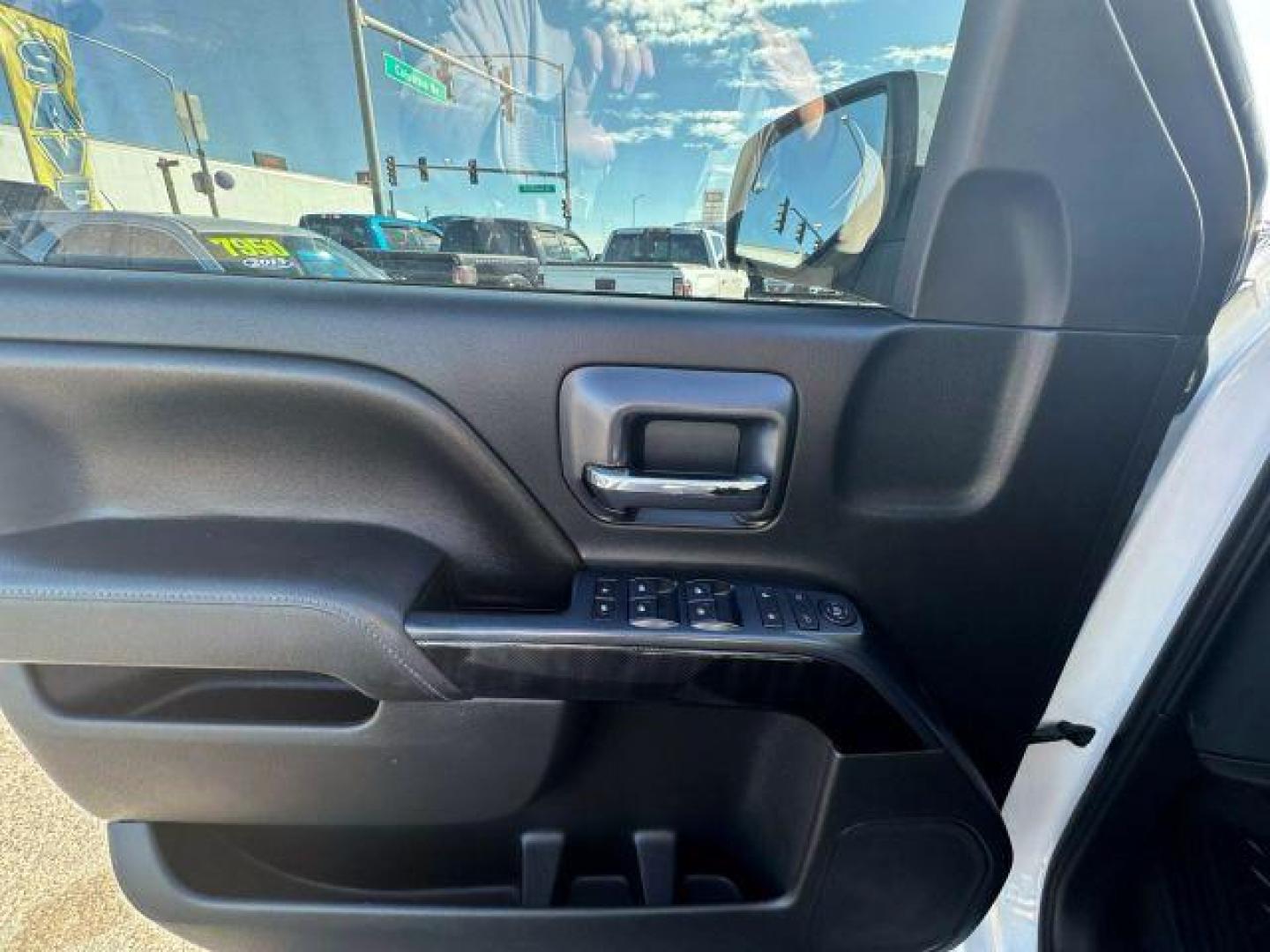 2015 White /No Color GMC Sierra 1500 Double Cab SLE Pickup 4D 6 1/2 ft (1GTV2UEC2FZ) with an V8, EcoTec3, 5.3L engine, Automatic, 6-Spd HD w/Overdrive transmission, located at 607 W Columbia Drive, Kennewick, WA, 99336, (509) 987-1069, 46.216743, -119.126404 - Photo#8
