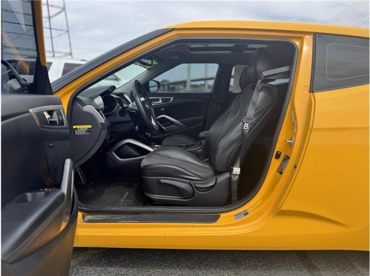 2013 Yellow /No Color Hyundai Veloster Coupe 3D (KMHTC6AD4DU) with an 4-Cyl, 1.6 Liter engine, Auto, 6-Spd EcoShft DCT transmission, located at 607 W Columbia Drive, Kennewick, WA, 99336, (509) 987-1069, 46.216743, -119.126404 - Photo#2