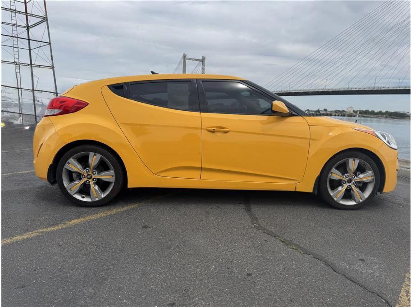 2013 Yellow /No Color Hyundai Veloster Coupe 3D (KMHTC6AD4DU) with an 4-Cyl, 1.6 Liter engine, Auto, 6-Spd EcoShft DCT transmission, located at 607 W Columbia Drive, Kennewick, WA, 99336, (509) 987-1069, 46.216743, -119.126404 - Photo#8