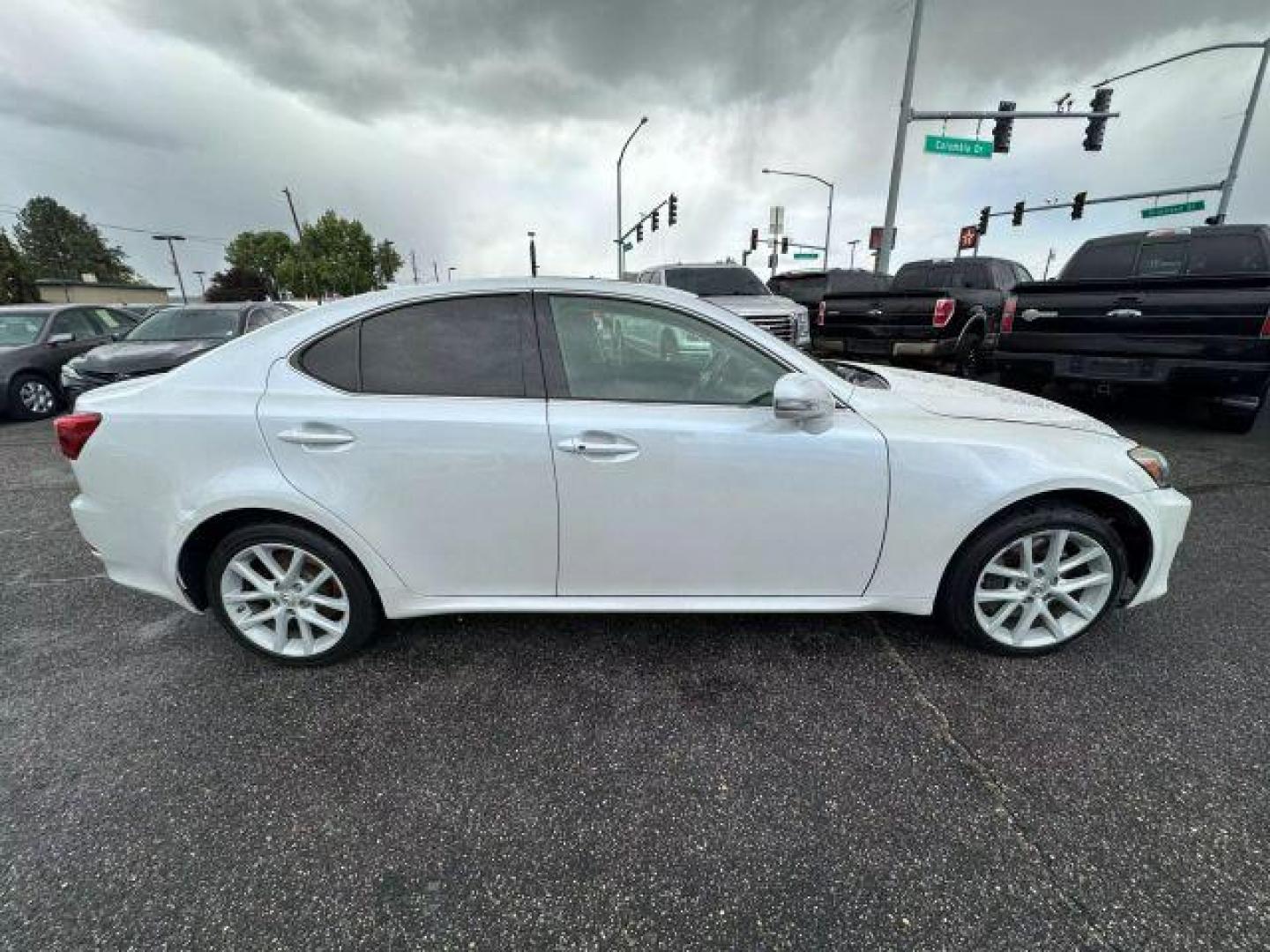 2011 No Color /No Color Lexus IS IS 350 Sedan 4D (JTHCE5C23B5) with an V6, 3.5 Liter engine, Automatic, 6-Spd w/Overdrive transmission, located at 607 W Columbia Drive, Kennewick, WA, 99336, (509) 987-1069, 46.216743, -119.126404 - Photo#3