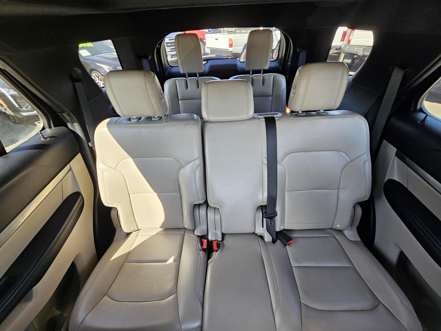 2018 Beige /No Color Ford Explorer (1FM5K8DH6JG) with an 4-Cyl, EcoBoost, 2.3T engine, Auto, 6-Spd SelectShift transmission, located at 607 W Columbia Drive, Kennewick, WA, 99336, (509) 987-1069, 46.216743, -119.126404 - Photo#11