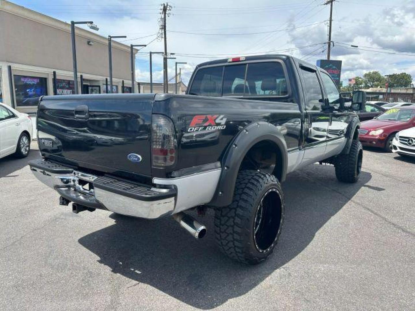 2004 Black /No Color Ford F350 Super Duty Crew Cab Lariat Pickup 4D 8 ft (1FTSW31P74E) with an V8, Turbo Dsl 6.0L engine, Automatic transmission, located at 607 W Columbia Drive, Kennewick, WA, 99336, (509) 987-1069, 46.216743, -119.126404 - Photo#4