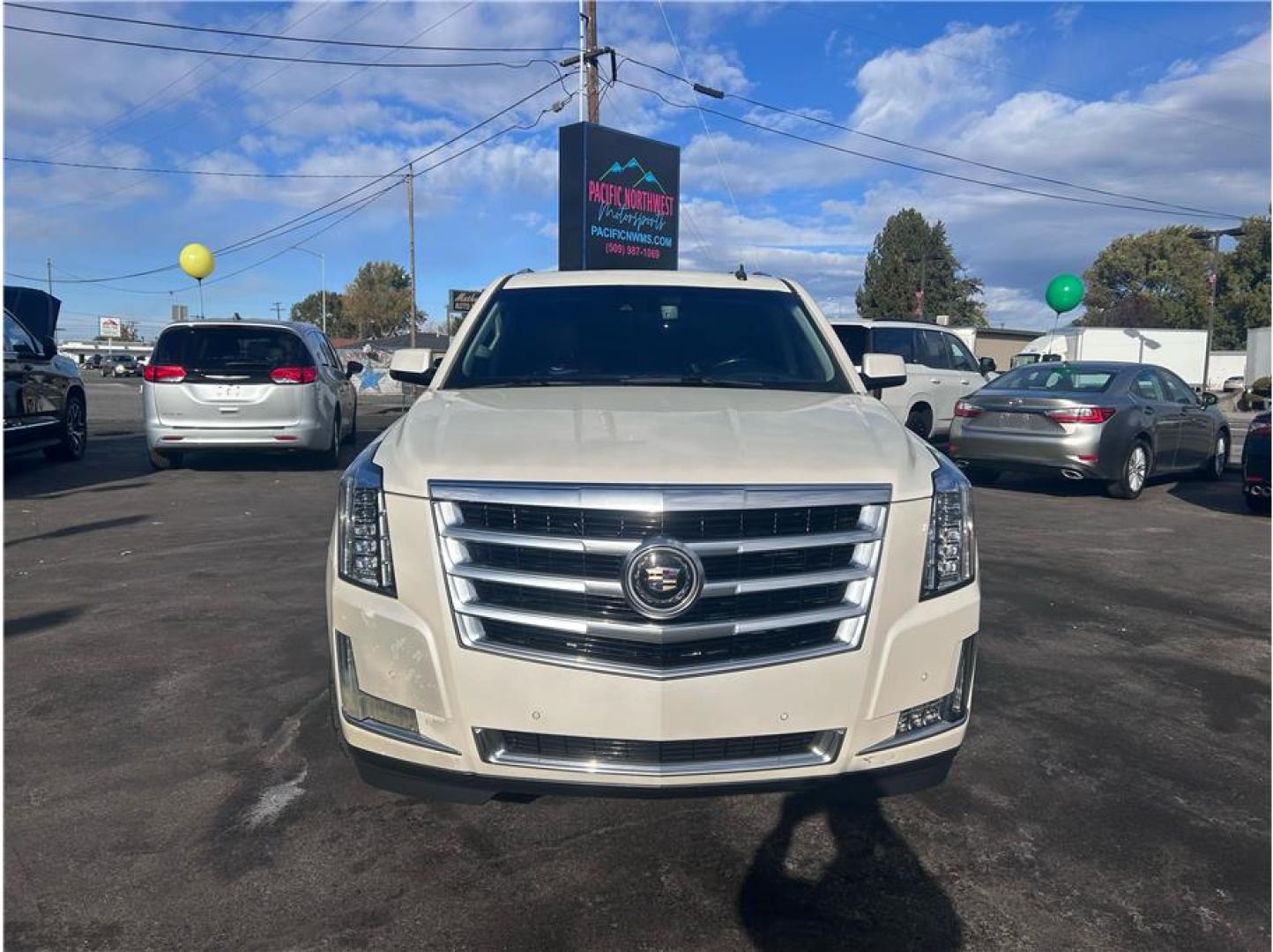 2015 Beige /No Color Cadillac Escalade ESV Premium Sport Utility 4D (1GYS4JKJ0FR) with an V8, 6.2 Liter engine, Auto, 6-Spd HD Overdrive transmission, located at 607 W Columbia Drive, Kennewick, WA, 99336, (509) 987-1069, 46.216743, -119.126404- Photo#1