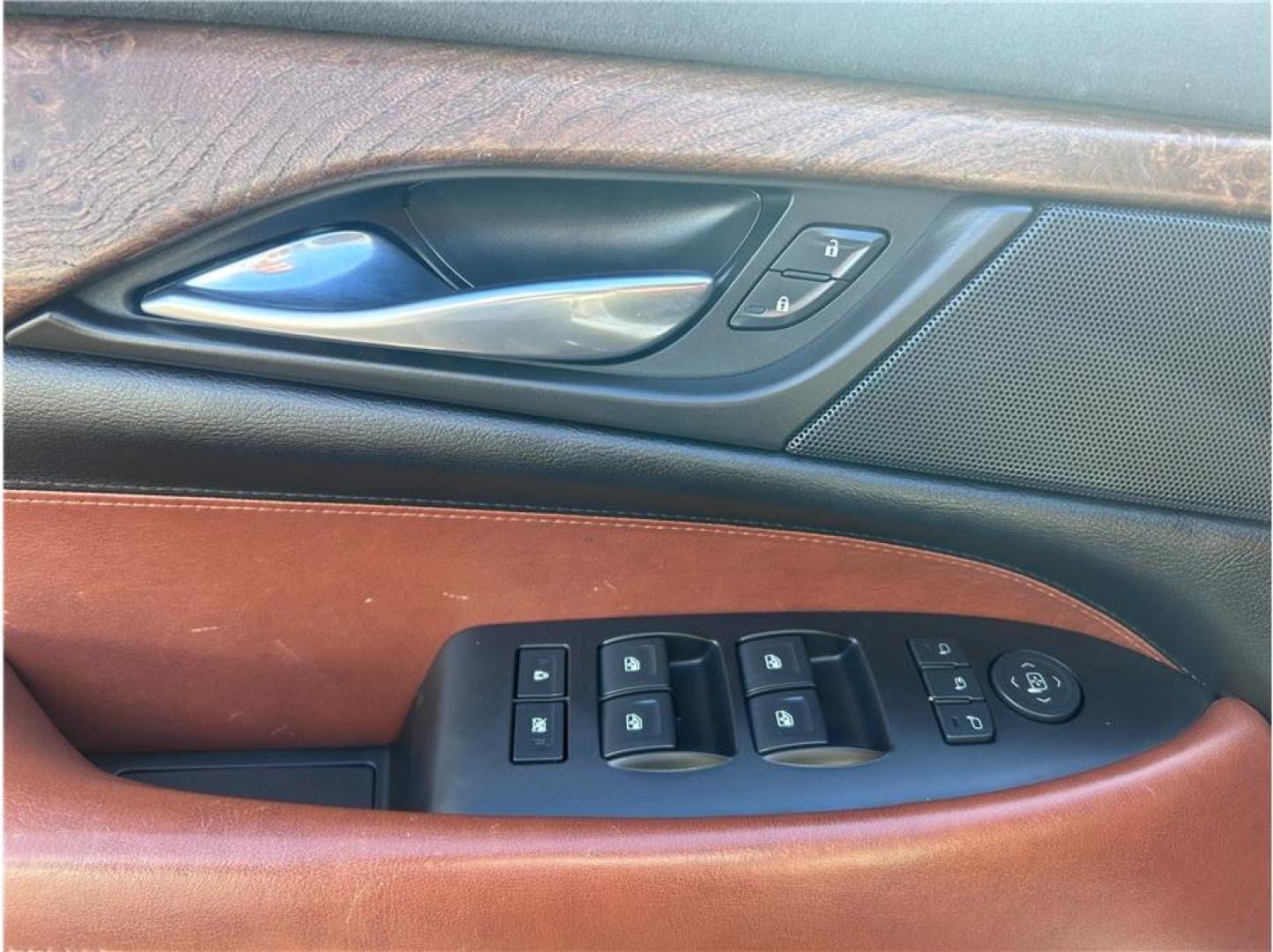 2015 Beige /No Color Cadillac Escalade ESV Premium Sport Utility 4D (1GYS4JKJ0FR) with an V8, 6.2 Liter engine, Auto, 6-Spd HD Overdrive transmission, located at 607 W Columbia Drive, Kennewick, WA, 99336, (509) 987-1069, 46.216743, -119.126404- Photo#10