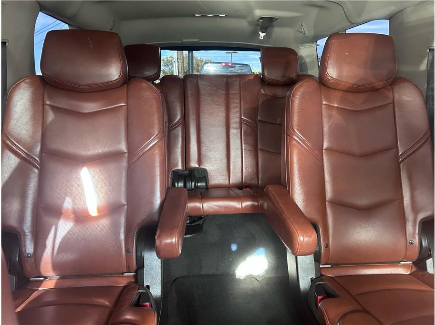 2015 Beige /No Color Cadillac Escalade ESV Premium Sport Utility 4D (1GYS4JKJ0FR) with an V8, 6.2 Liter engine, Auto, 6-Spd HD Overdrive transmission, located at 607 W Columbia Drive, Kennewick, WA, 99336, (509) 987-1069, 46.216743, -119.126404- Photo#13