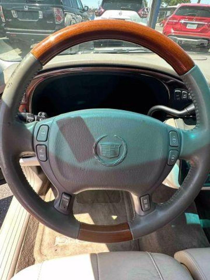 2003 Navy Blue /Off White Cadillac DeVille DHS Sedan 4D (1G6KE54Y83U) , Automatic transmission, located at 607 W Columbia Drive, Kennewick, WA, 99336, (509) 987-1069, 46.216743, -119.126404 - Photo#13