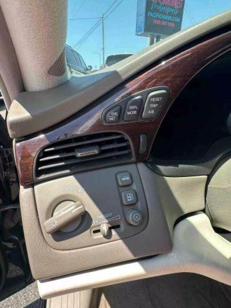 2003 Navy Blue /Off White Cadillac DeVille DHS Sedan 4D (1G6KE54Y83U) , Automatic transmission, located at 607 W Columbia Drive, Kennewick, WA, 99336, (509) 987-1069, 46.216743, -119.126404 - Photo#14