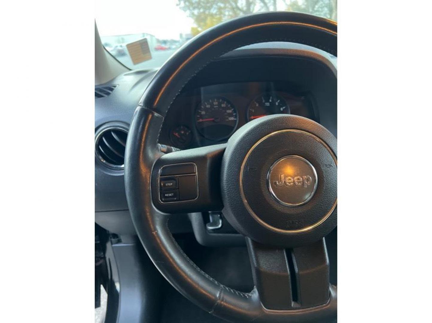 2012 Black /No Color Jeep Patriot Latitude Sport Utility 4D (1C4NJPFB0CD) with an 4-Cyl, 2.4 Liter engine, Auto, CVT w/AutoStick transmission, located at 607 W Columbia Drive, Kennewick, WA, 99336, (509) 987-1069, 46.216743, -119.126404 - Photo#8