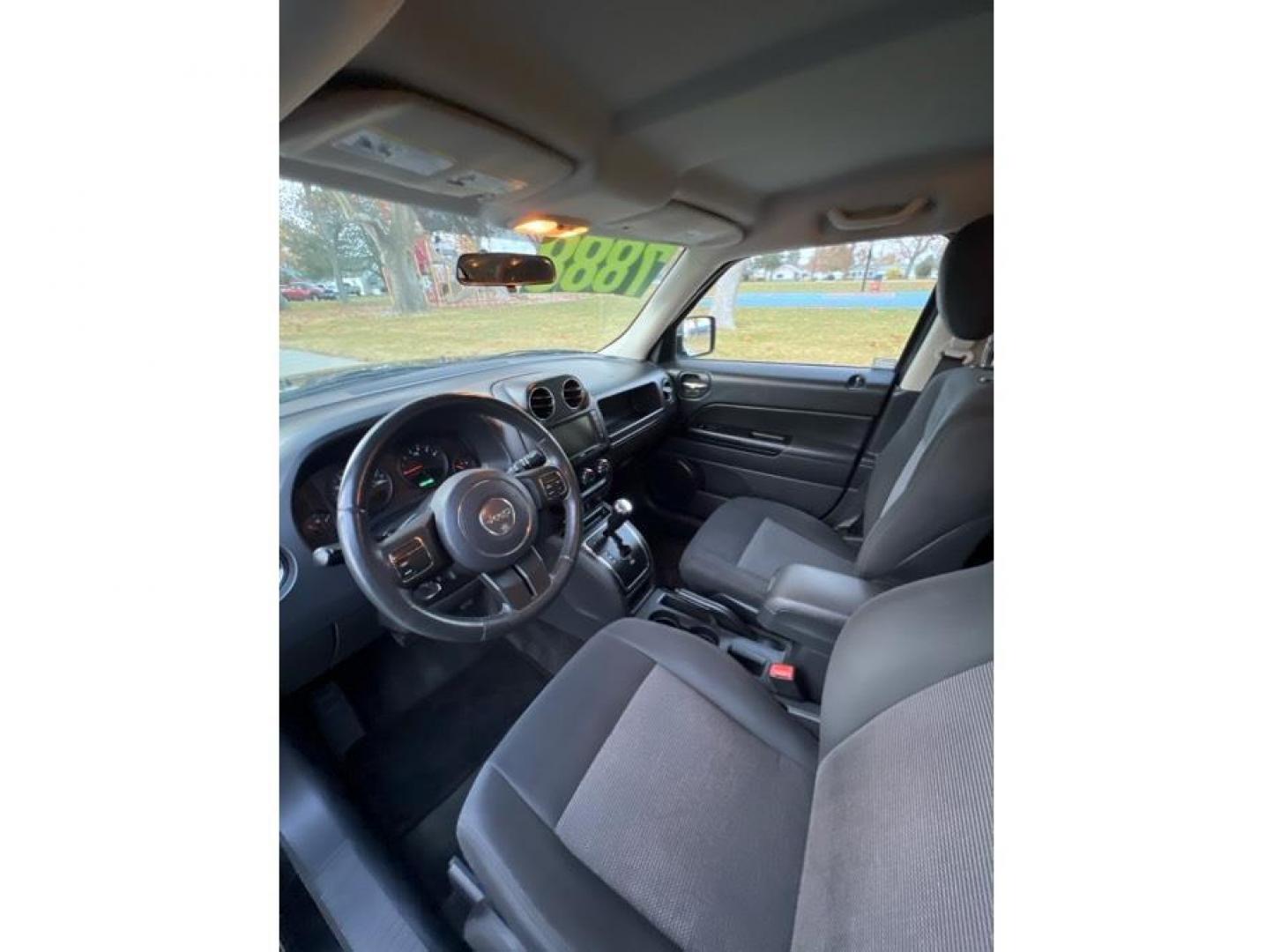 2012 Black /No Color Jeep Patriot Latitude Sport Utility 4D (1C4NJPFB0CD) with an 4-Cyl, 2.4 Liter engine, Auto, CVT w/AutoStick transmission, located at 607 W Columbia Drive, Kennewick, WA, 99336, (509) 987-1069, 46.216743, -119.126404 - Photo#10
