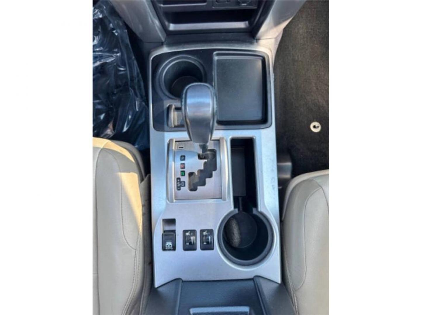 2016 White /No Color Toyota 4Runner (JTEZU5JR5G5) with an V6, 4.0 Liter engine, Auto, 5-Spd SeqShft transmission, located at 607 W Columbia Drive, Kennewick, WA, 99336, (509) 987-1069, 46.216743, -119.126404 - Photo#16