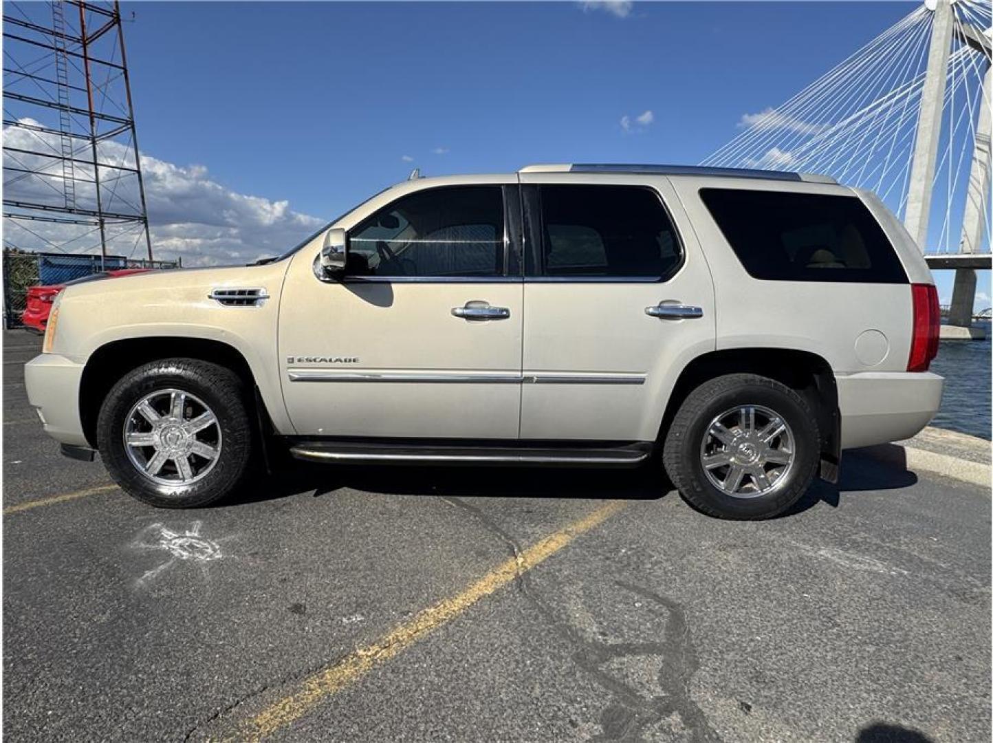 2008 Gold /No Color Cadillac Escalade (1GYFK63868R) with an V8, 6.2 Liter engine, Automatic, 6-Spd HD w/Overdrive transmission, located at 607 W Columbia Drive, Kennewick, WA, 99336, (509) 987-1069, 46.216743, -119.126404 - Photo#1