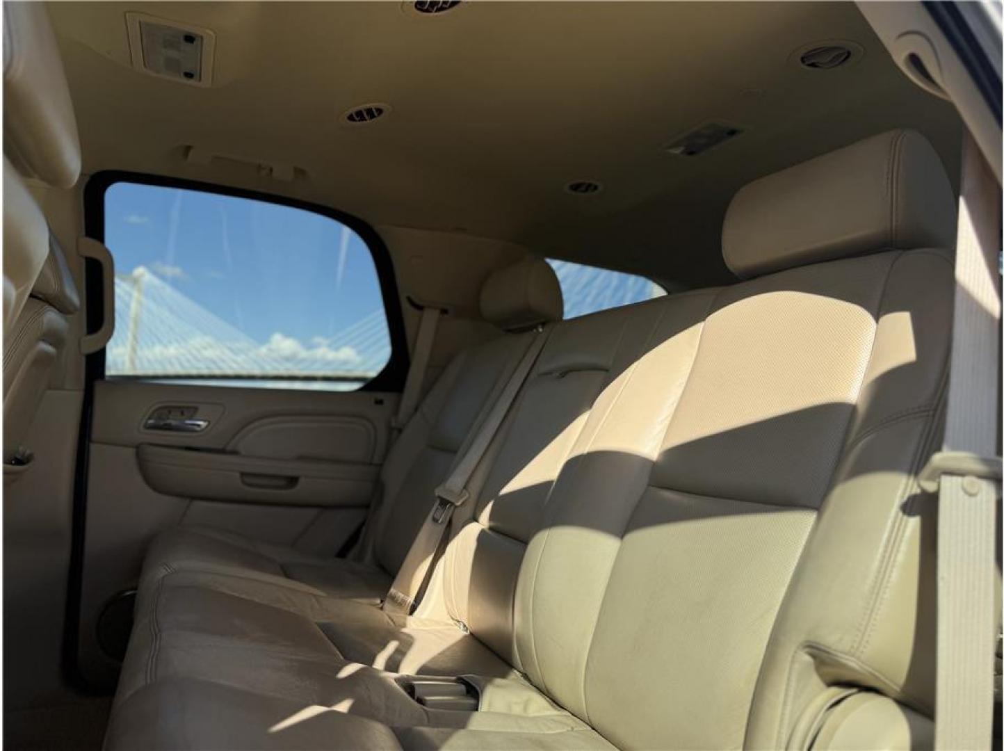 2008 Gold /No Color Cadillac Escalade (1GYFK63868R) with an V8, 6.2 Liter engine, Automatic, 6-Spd HD w/Overdrive transmission, located at 607 W Columbia Drive, Kennewick, WA, 99336, (509) 987-1069, 46.216743, -119.126404 - Photo#3