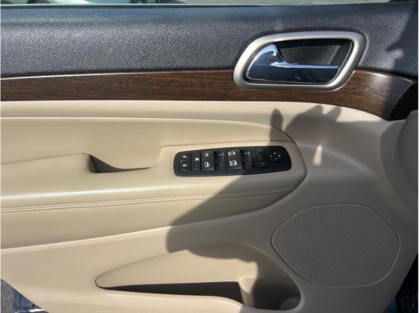2015 Blue /No Color Jeep Grand Cherokee (1C4RJEAG5FG) with an V6, Flex Fuel, 3.6 Liter engine, Automatic, 8-Spd transmission, located at 607 W Columbia Drive, Kennewick, WA, 99336, (509) 987-1069, 46.216743, -119.126404 - Photo#11