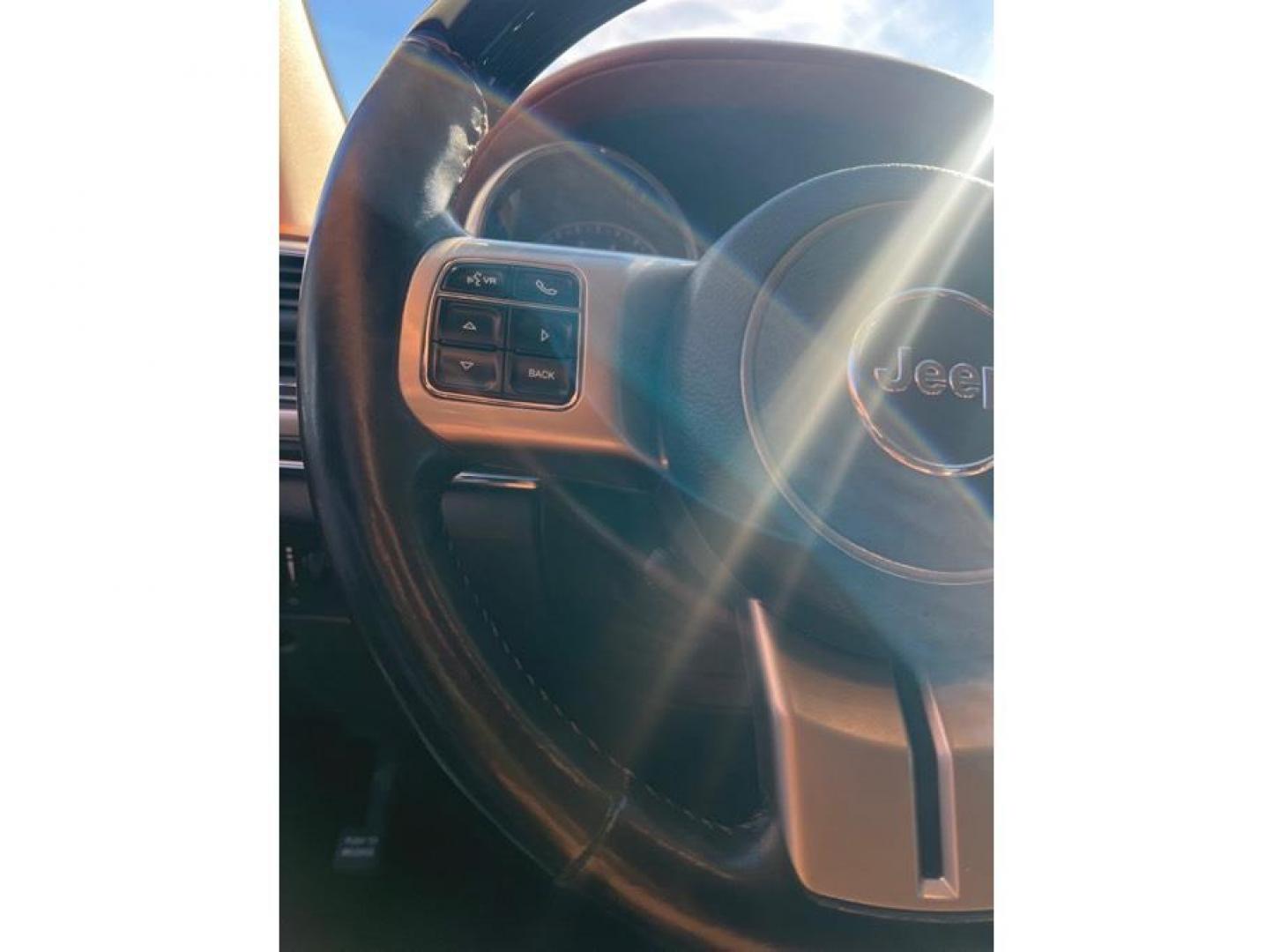 2012 Black /No Color Jeep Grand Cherokee (1C4RJFCT3CC) with an V8, 5.7 Liter engine, Automatic, 5-Spd transmission, located at 607 W Columbia Drive, Kennewick, WA, 99336, (509) 987-1069, 46.216743, -119.126404 - Photo#13