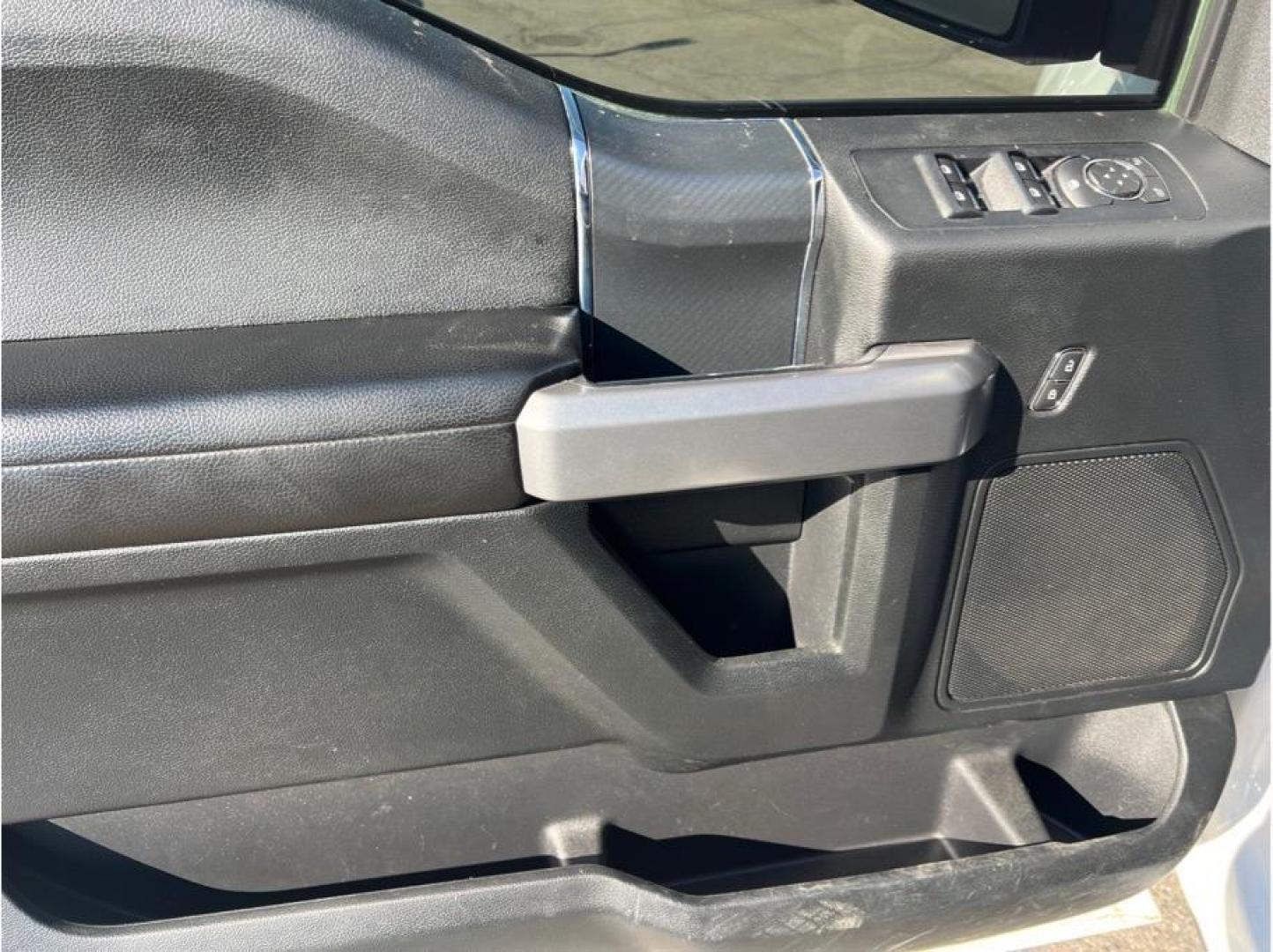 2018 White /No Color Ford F150 SuperCrew Cab (1FTFW1EG9JK) with an V6, EcoBoost, TT, 3.5L engine, Auto, 10-Spd Spt Mode transmission, located at 607 W Columbia Drive, Kennewick, WA, 99336, (509) 987-1069, 46.216743, -119.126404 - Photo#14