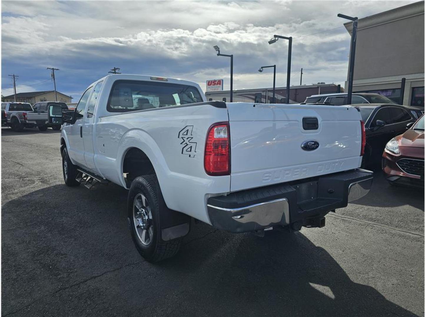 2015 White /No Color Ford F350 Super Duty Super Cab (1FT8X3B65FE) with an V8, Flex Fuel, 6.2 Liter engine, Auto, HD 6-Spd SelShft transmission, located at 607 W Columbia Drive, Kennewick, WA, 99336, (509) 987-1069, 46.216743, -119.126404 - Photo#2