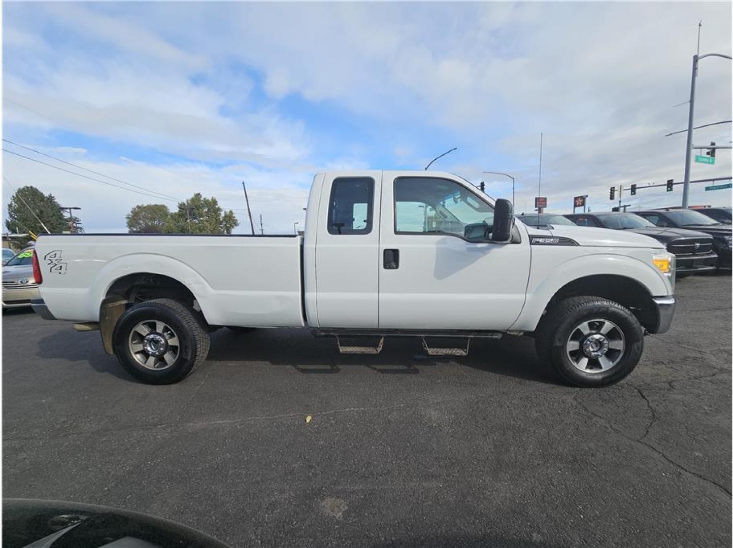 2015 White /No Color Ford F350 Super Duty Super Cab (1FT8X3B65FE) with an V8, Flex Fuel, 6.2 Liter engine, Auto, HD 6-Spd SelShft transmission, located at 607 W Columbia Drive, Kennewick, WA, 99336, (509) 987-1069, 46.216743, -119.126404 - Photo#6