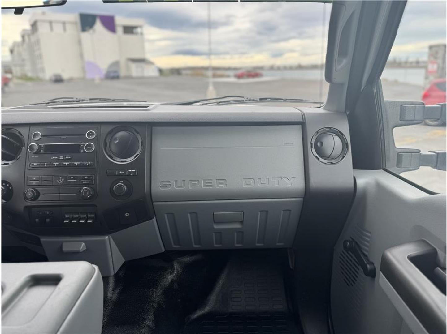 2015 White /No Color Ford F350 Super Duty Super Cab (1FT8X3B65FE) with an V8, Flex Fuel, 6.2 Liter engine, Auto, HD 6-Spd SelShft transmission, located at 607 W Columbia Drive, Kennewick, WA, 99336, (509) 987-1069, 46.216743, -119.126404 - Photo#11