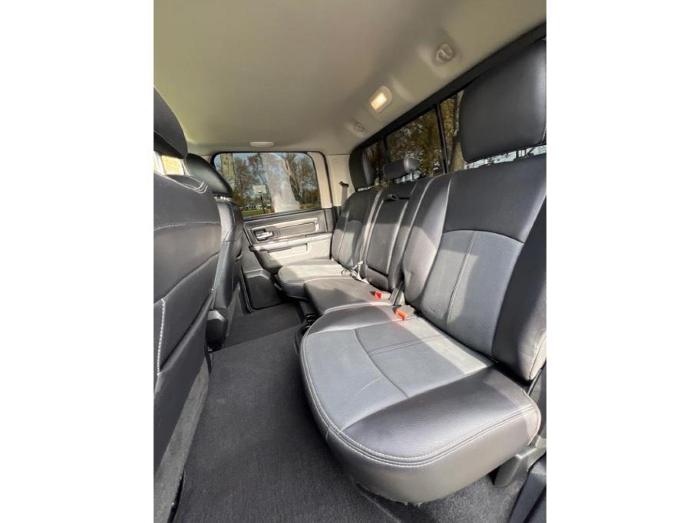 2018 Gray /No Color Ram 1500 Crew Cab (1C6RR7MT3JS) with an V8, HEMI, 5.7 Liter engine, Automatic, 8-Spd transmission, located at 607 W Columbia Drive, Kennewick, WA, 99336, (509) 987-1069, 46.216743, -119.126404 - Photo#9