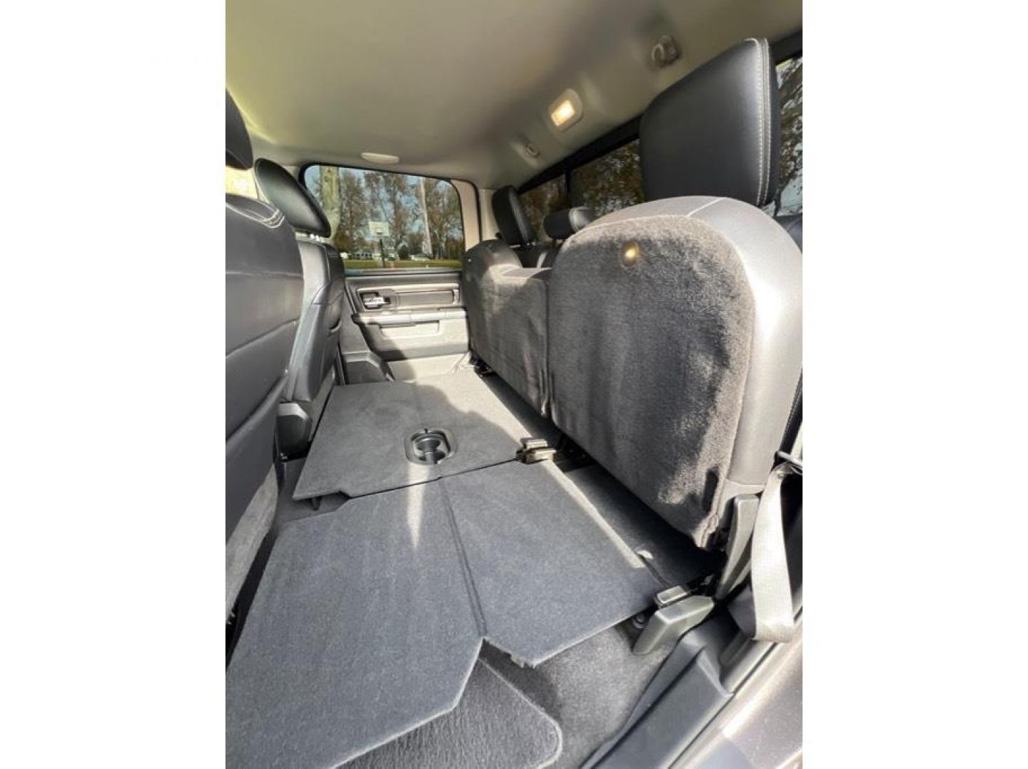 2018 Gray /No Color Ram 1500 Crew Cab (1C6RR7MT3JS) with an V8, HEMI, 5.7 Liter engine, Automatic, 8-Spd transmission, located at 607 W Columbia Drive, Kennewick, WA, 99336, (509) 987-1069, 46.216743, -119.126404 - Photo#10