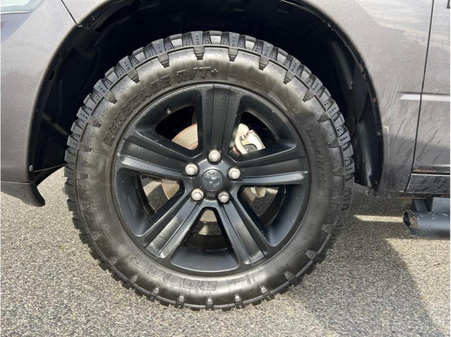 2018 Gray /No Color Ram 1500 Crew Cab (1C6RR7MT3JS) with an V8, HEMI, 5.7 Liter engine, Automatic, 8-Spd transmission, located at 607 W Columbia Drive, Kennewick, WA, 99336, (509) 987-1069, 46.216743, -119.126404 - Photo#8