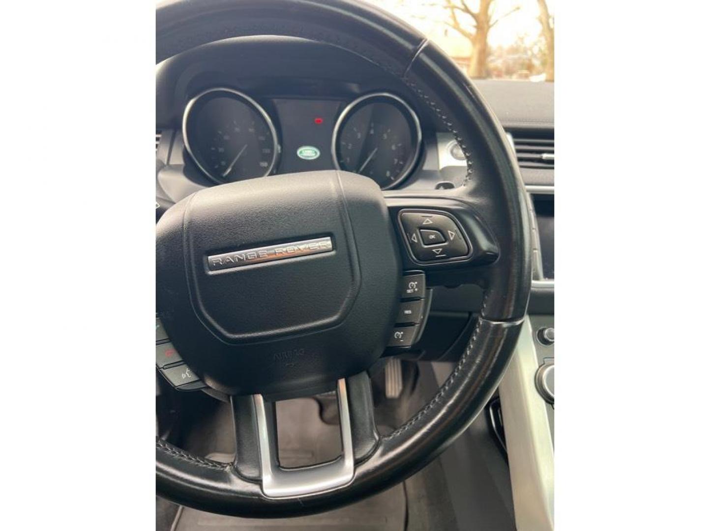 2016 Black /No Color Land Rover Range Rover Evoque (SALVP2BG4GH) with an 4-Cyl, Turbo, 2.0 Liter engine, Auto, 9-Spd w/Sport Mode transmission, located at 607 W Columbia Drive, Kennewick, WA, 99336, (509) 987-1069, 46.216743, -119.126404 - Photo#12