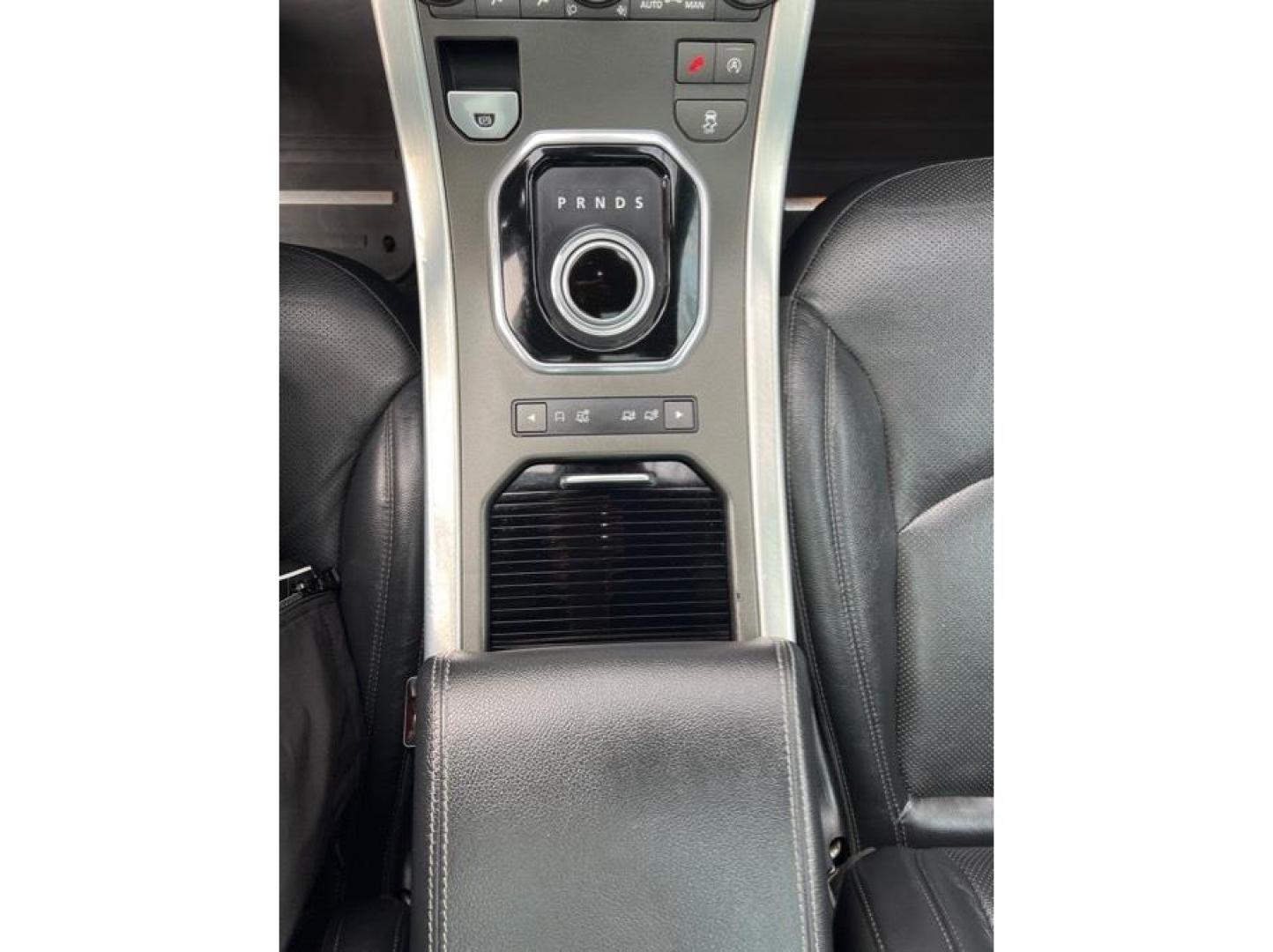 2016 Black /No Color Land Rover Range Rover Evoque (SALVP2BG4GH) with an 4-Cyl, Turbo, 2.0 Liter engine, Auto, 9-Spd w/Sport Mode transmission, located at 607 W Columbia Drive, Kennewick, WA, 99336, (509) 987-1069, 46.216743, -119.126404 - Photo#13