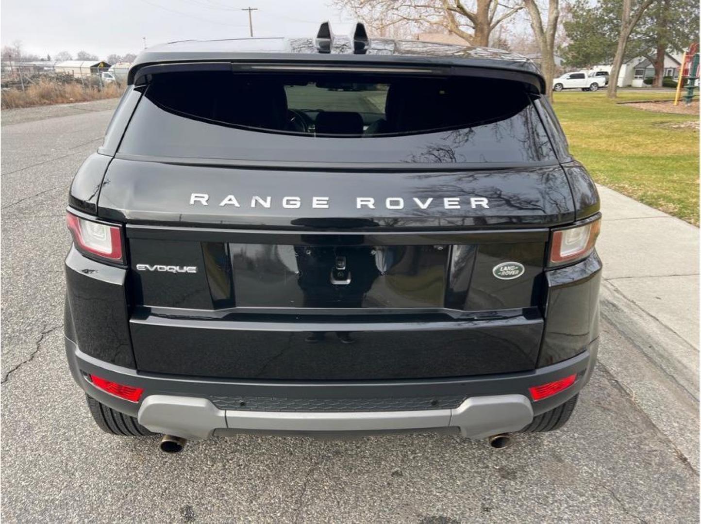 2016 Black /No Color Land Rover Range Rover Evoque (SALVP2BG4GH) with an 4-Cyl, Turbo, 2.0 Liter engine, Auto, 9-Spd w/Sport Mode transmission, located at 607 W Columbia Drive, Kennewick, WA, 99336, (509) 987-1069, 46.216743, -119.126404 - Photo#5