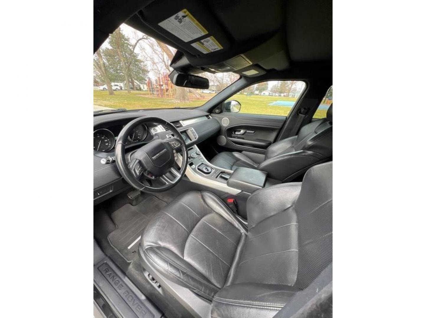 2016 Black /No Color Land Rover Range Rover Evoque (SALVP2BG4GH) with an 4-Cyl, Turbo, 2.0 Liter engine, Auto, 9-Spd w/Sport Mode transmission, located at 607 W Columbia Drive, Kennewick, WA, 99336, (509) 987-1069, 46.216743, -119.126404 - Photo#8