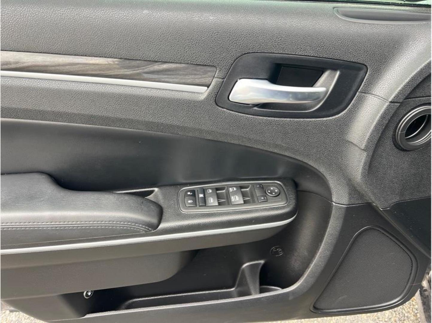 2022 Gray /No Color Chrysler 300 (2C3CCADG0NH) with an V6, 3.6 Liter engine, Automatic, 8-Spd transmission, located at 607 W Columbia Drive, Kennewick, WA, 99336, (509) 987-1069, 46.216743, -119.126404 - Photo#10