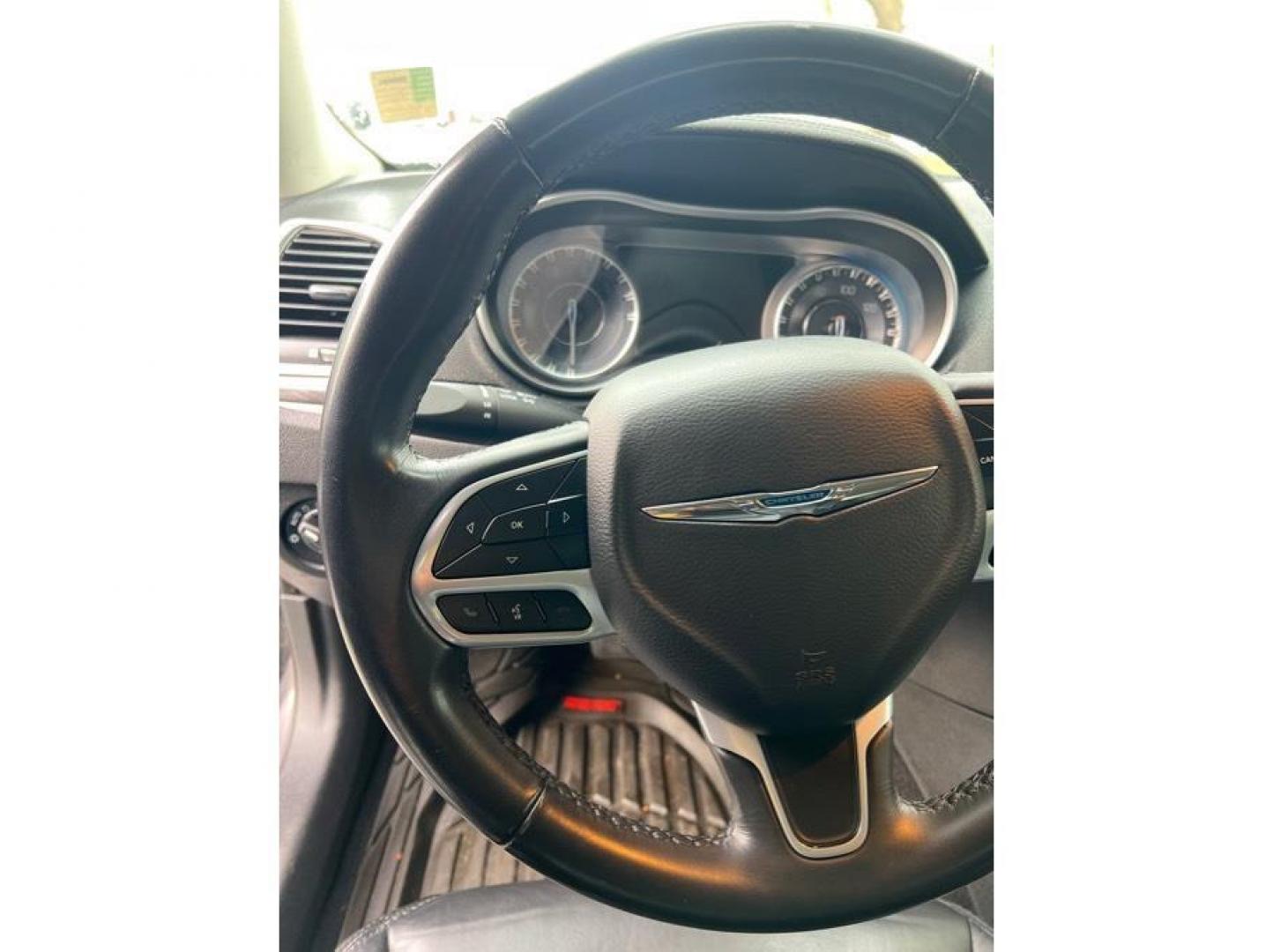 2022 Gray /No Color Chrysler 300 (2C3CCADG0NH) with an V6, 3.6 Liter engine, Automatic, 8-Spd transmission, located at 607 W Columbia Drive, Kennewick, WA, 99336, (509) 987-1069, 46.216743, -119.126404 - Photo#12