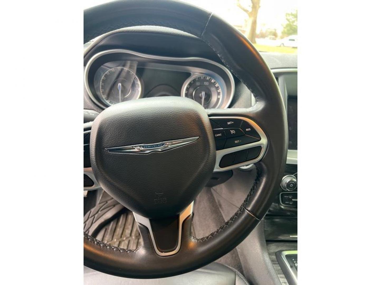 2022 Gray /No Color Chrysler 300 (2C3CCADG0NH) with an V6, 3.6 Liter engine, Automatic, 8-Spd transmission, located at 607 W Columbia Drive, Kennewick, WA, 99336, (509) 987-1069, 46.216743, -119.126404 - Photo#13