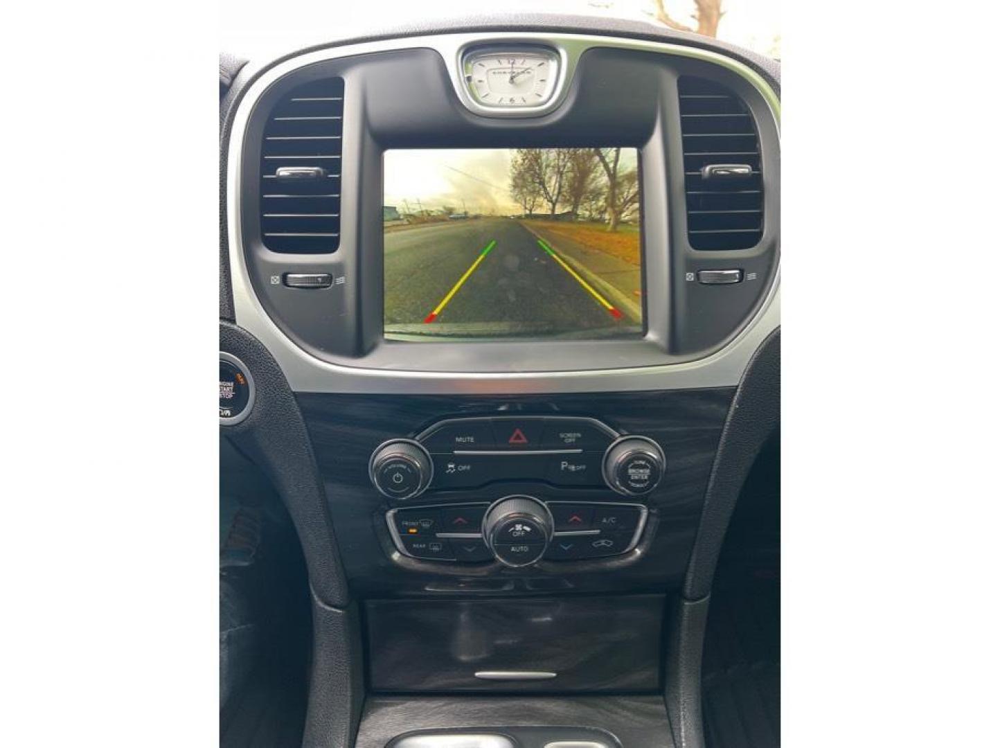 2022 Gray /No Color Chrysler 300 (2C3CCADG0NH) with an V6, 3.6 Liter engine, Automatic, 8-Spd transmission, located at 607 W Columbia Drive, Kennewick, WA, 99336, (509) 987-1069, 46.216743, -119.126404 - Photo#15
