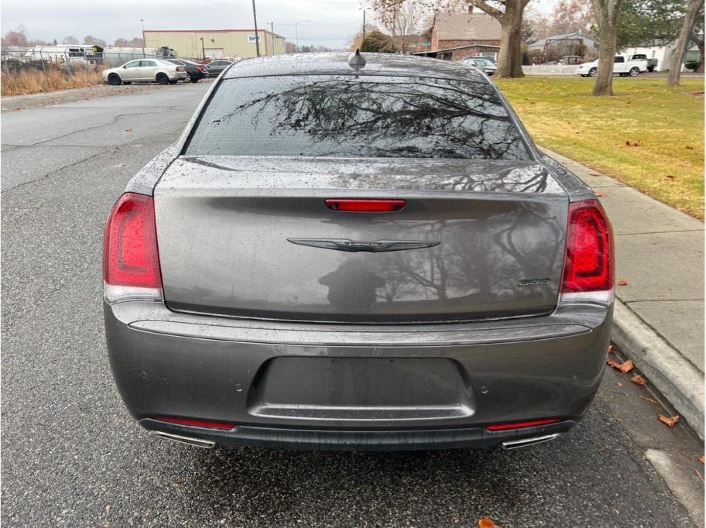 2022 Gray /No Color Chrysler 300 (2C3CCADG0NH) with an V6, 3.6 Liter engine, Automatic, 8-Spd transmission, located at 607 W Columbia Drive, Kennewick, WA, 99336, (509) 987-1069, 46.216743, -119.126404 - Photo#5