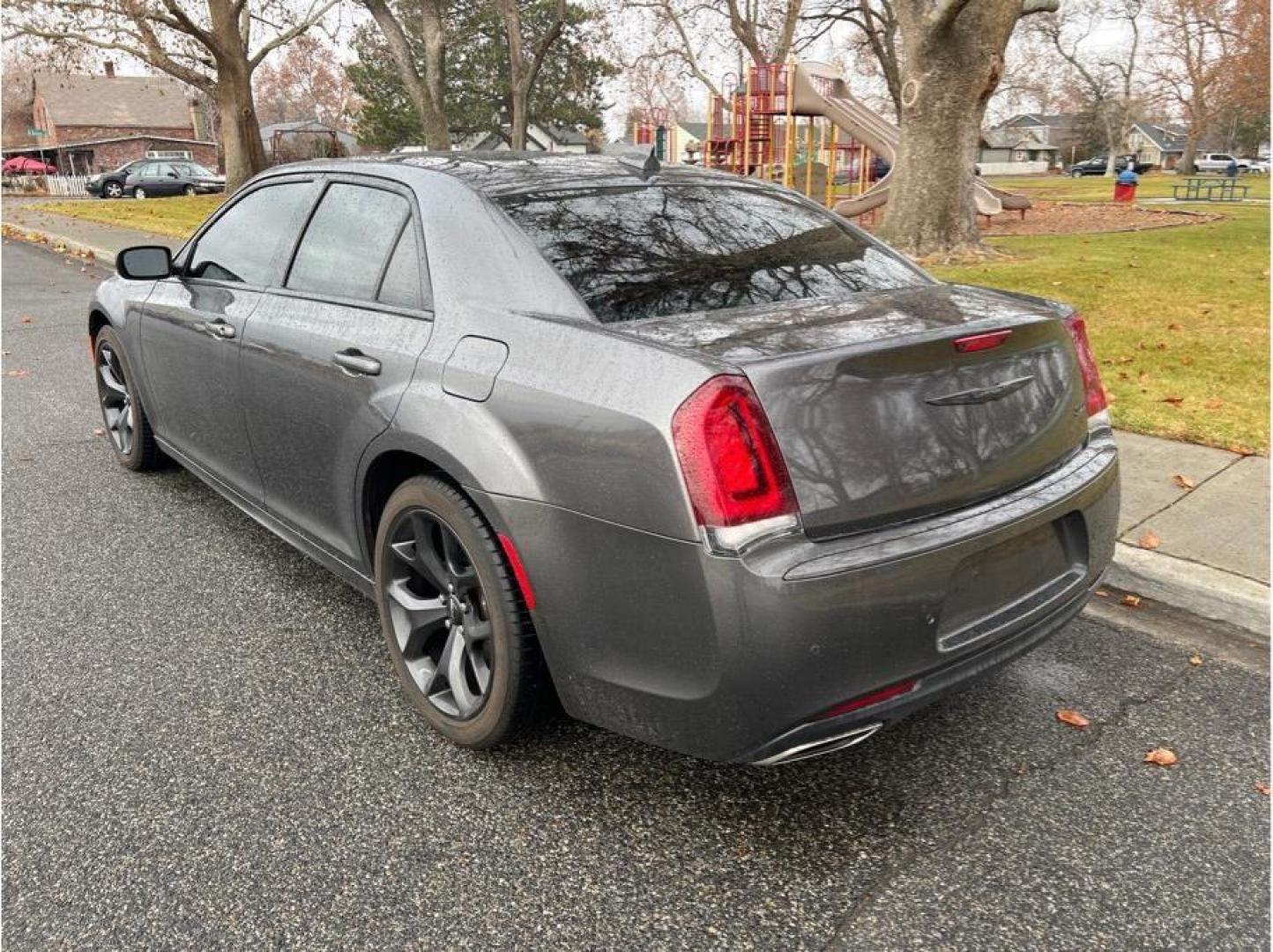 2022 Gray /No Color Chrysler 300 (2C3CCADG0NH) with an V6, 3.6 Liter engine, Automatic, 8-Spd transmission, located at 607 W Columbia Drive, Kennewick, WA, 99336, (509) 987-1069, 46.216743, -119.126404 - Photo#6