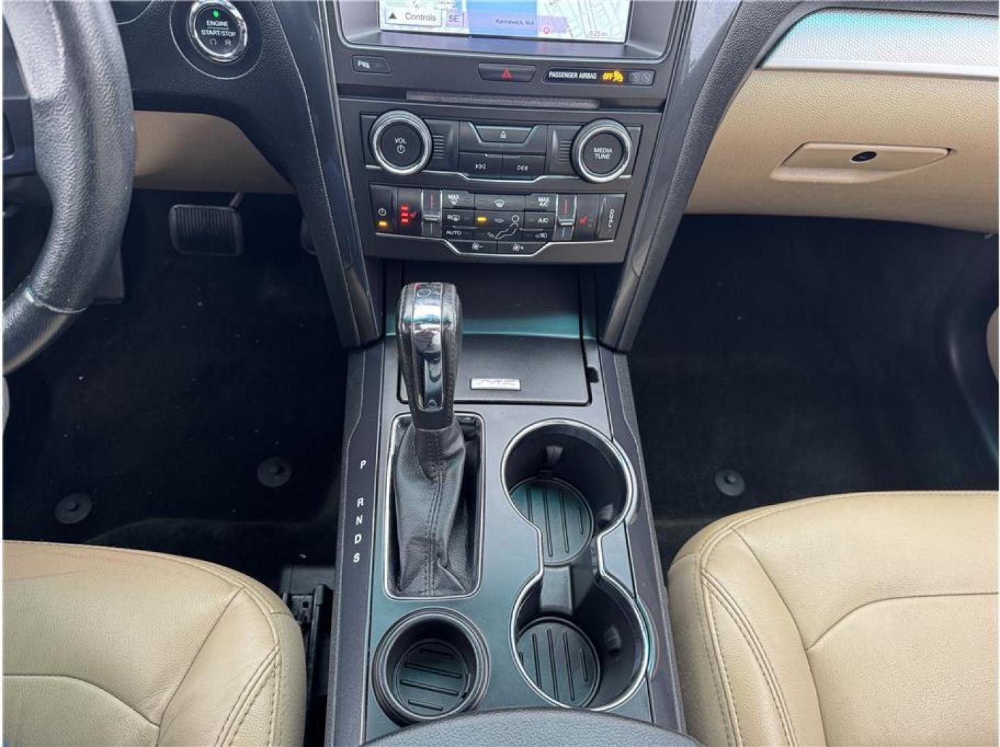 2017 White /No Color Ford Explorer (1FM5K7DH7HG) with an 4-Cyl, EcoBoost, 2.3T engine, Auto, 6-Spd SelectShift transmission, located at 607 W Columbia Drive, Kennewick, WA, 99336, (509) 987-1069, 46.216743, -119.126404 - Photo#11