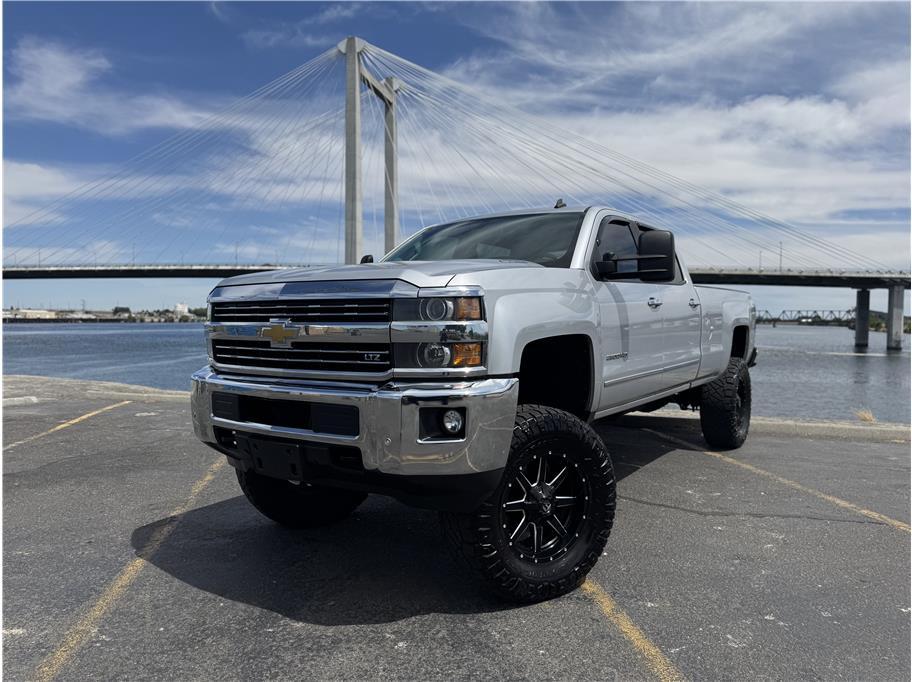 photo of 2015 Chevrolet Silverado 2500 HD Crew Cab 
