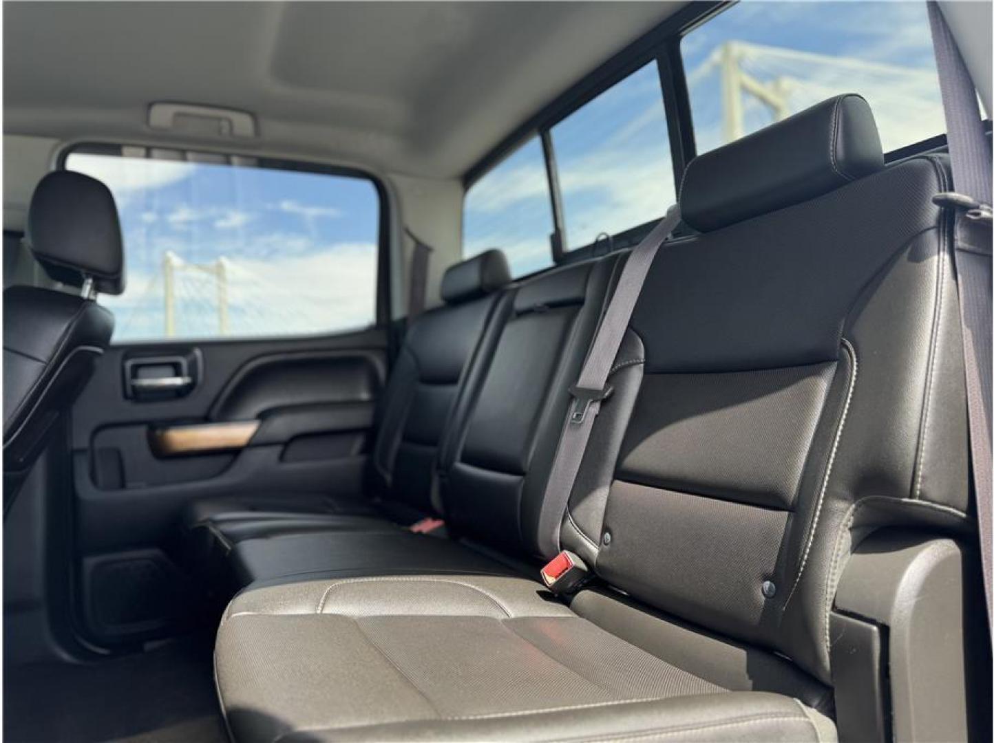 2015 Silver /No Color Chevrolet Silverado 2500 HD Crew Cab (1GC1KWE87FF) with an V8, Turbo Diesel, 6.6 Liter engine, Auto, 6-Spd Allison OD transmission, located at 607 W Columbia Drive, Kennewick, WA, 99336, (509) 987-1069, 46.216743, -119.126404 - Photo#3