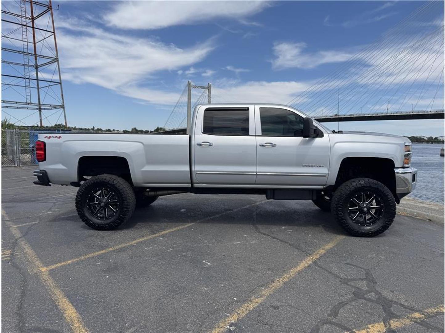 2015 Silver /No Color Chevrolet Silverado 2500 HD Crew Cab (1GC1KWE87FF) with an V8, Turbo Diesel, 6.6 Liter engine, Auto, 6-Spd Allison OD transmission, located at 607 W Columbia Drive, Kennewick, WA, 99336, (509) 987-1069, 46.216743, -119.126404 - Photo#12